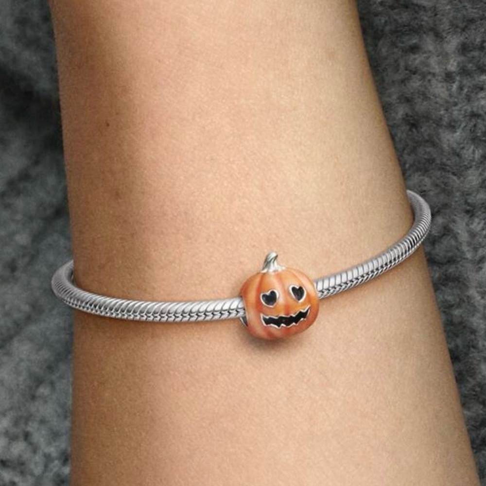 Pandora Glow-in-the-dark Spooky Pumpkin Charm
